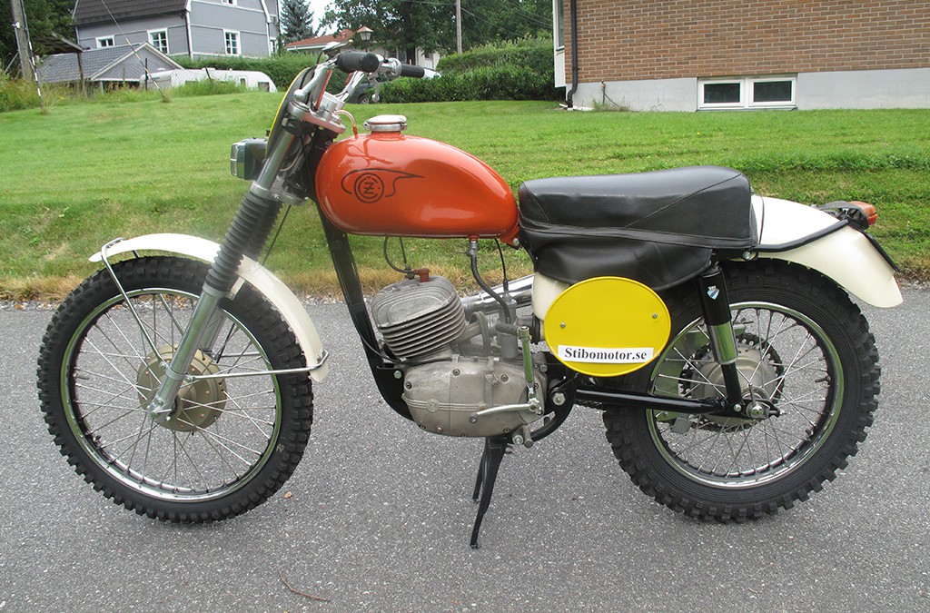 1965 CZ 175cc Type 971 Enduro Side Pipe 5 Gears