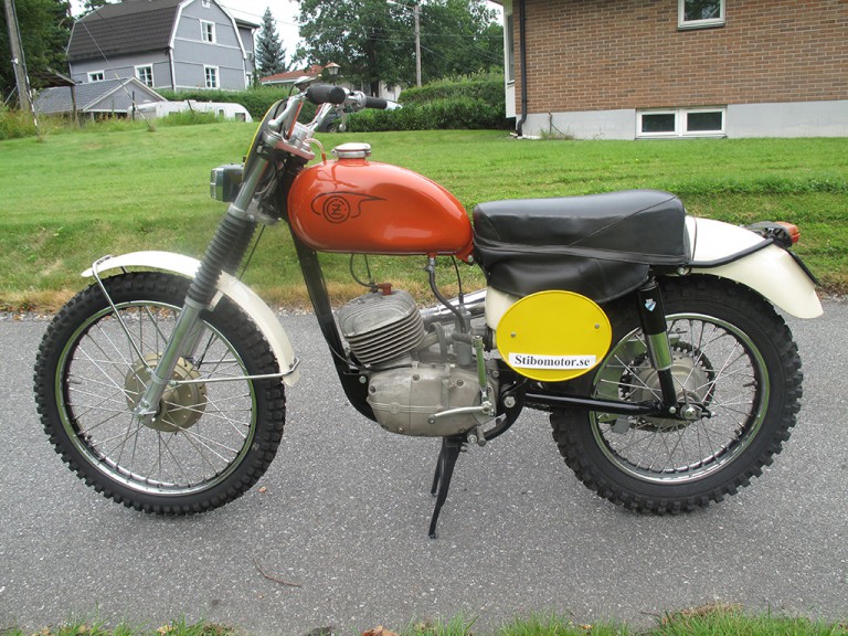 SOLD – 1965 CZ 175cc Type 971 Enduro Side Pipe 5 Gears
