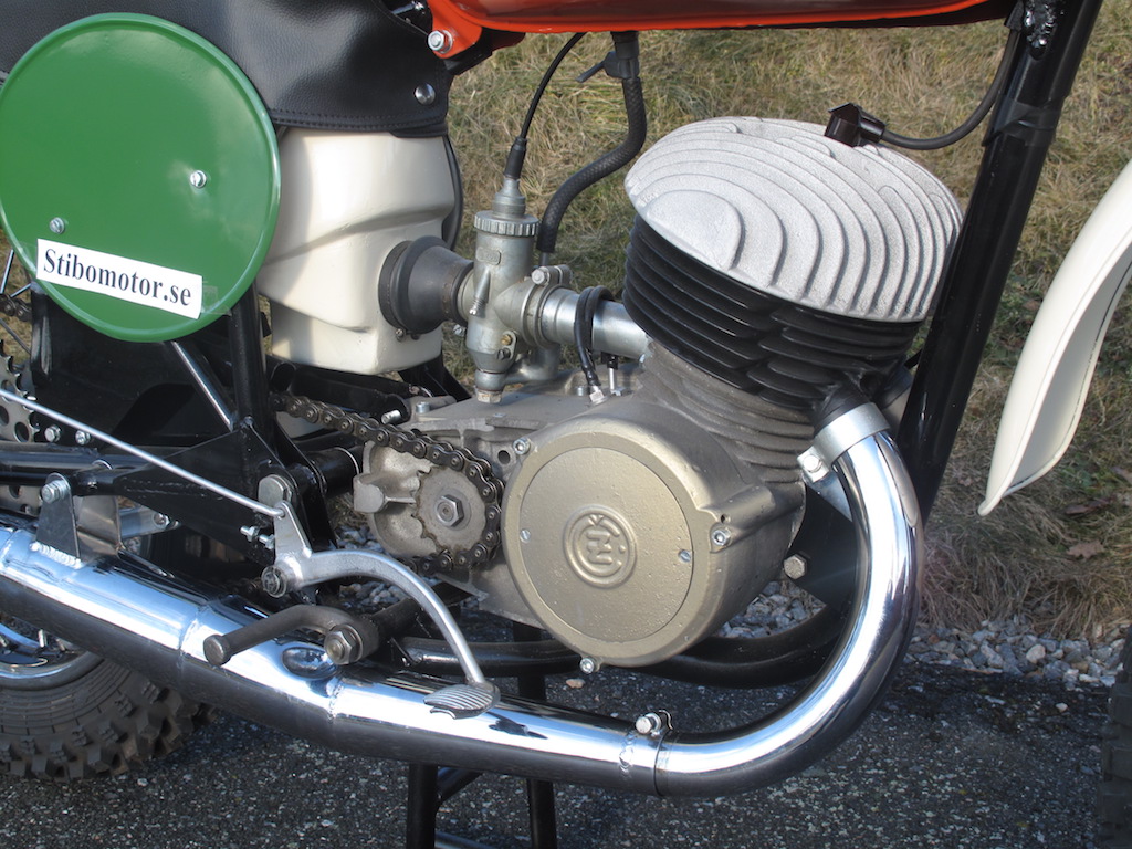 CZ 250 cc Type 968 1966 Twin Pipe