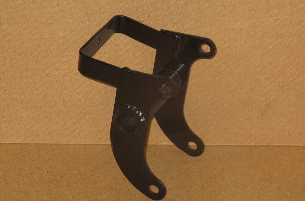 Engine rocker brace 1969-70